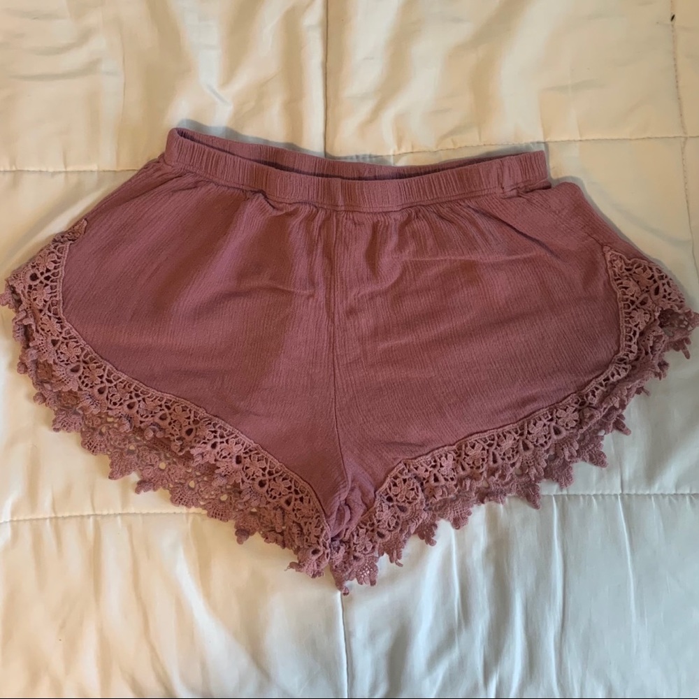 Mauve flowy shorts *TRADED*